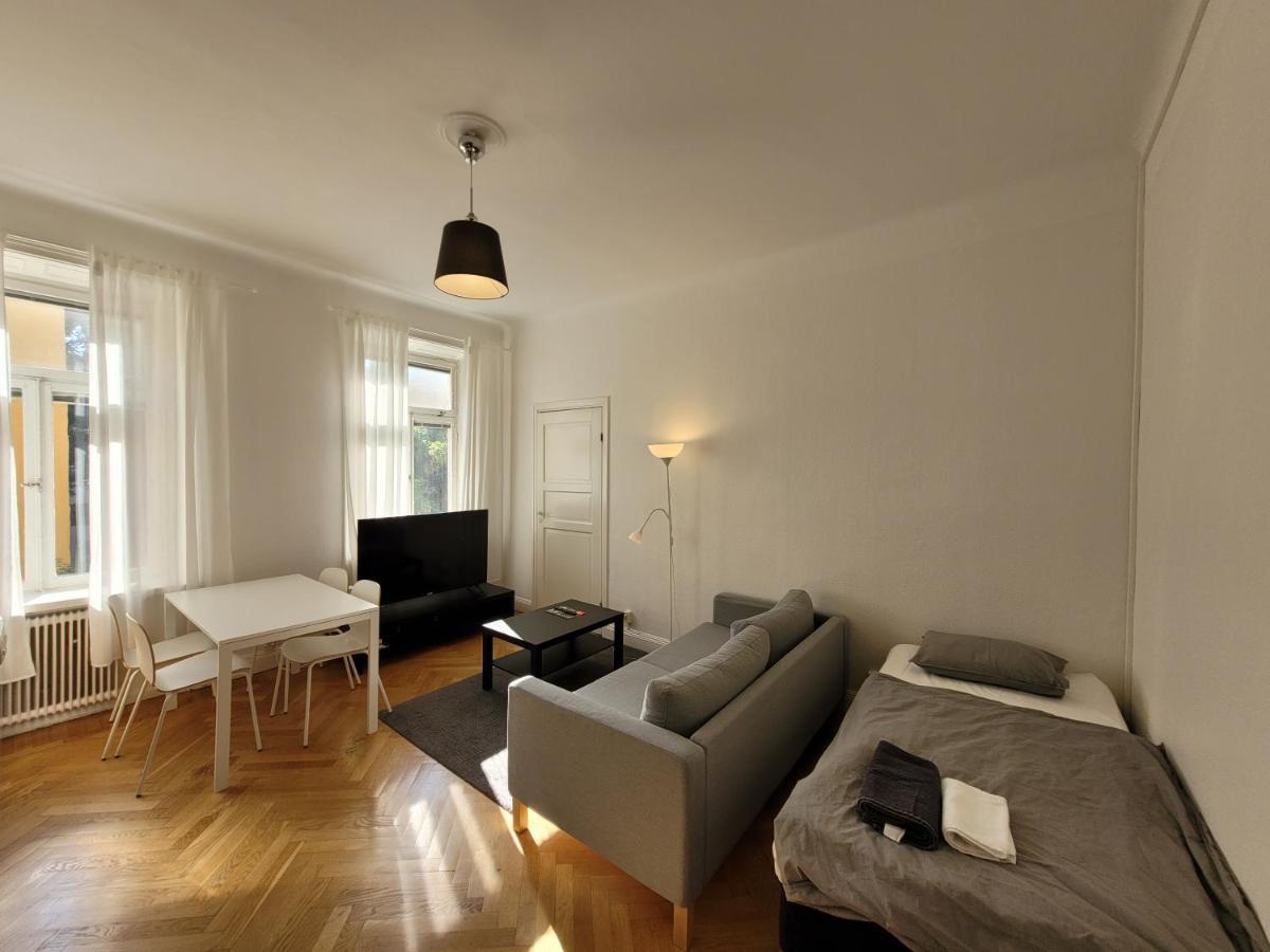 Home Inn Vmg Stockholm Bagian luar foto