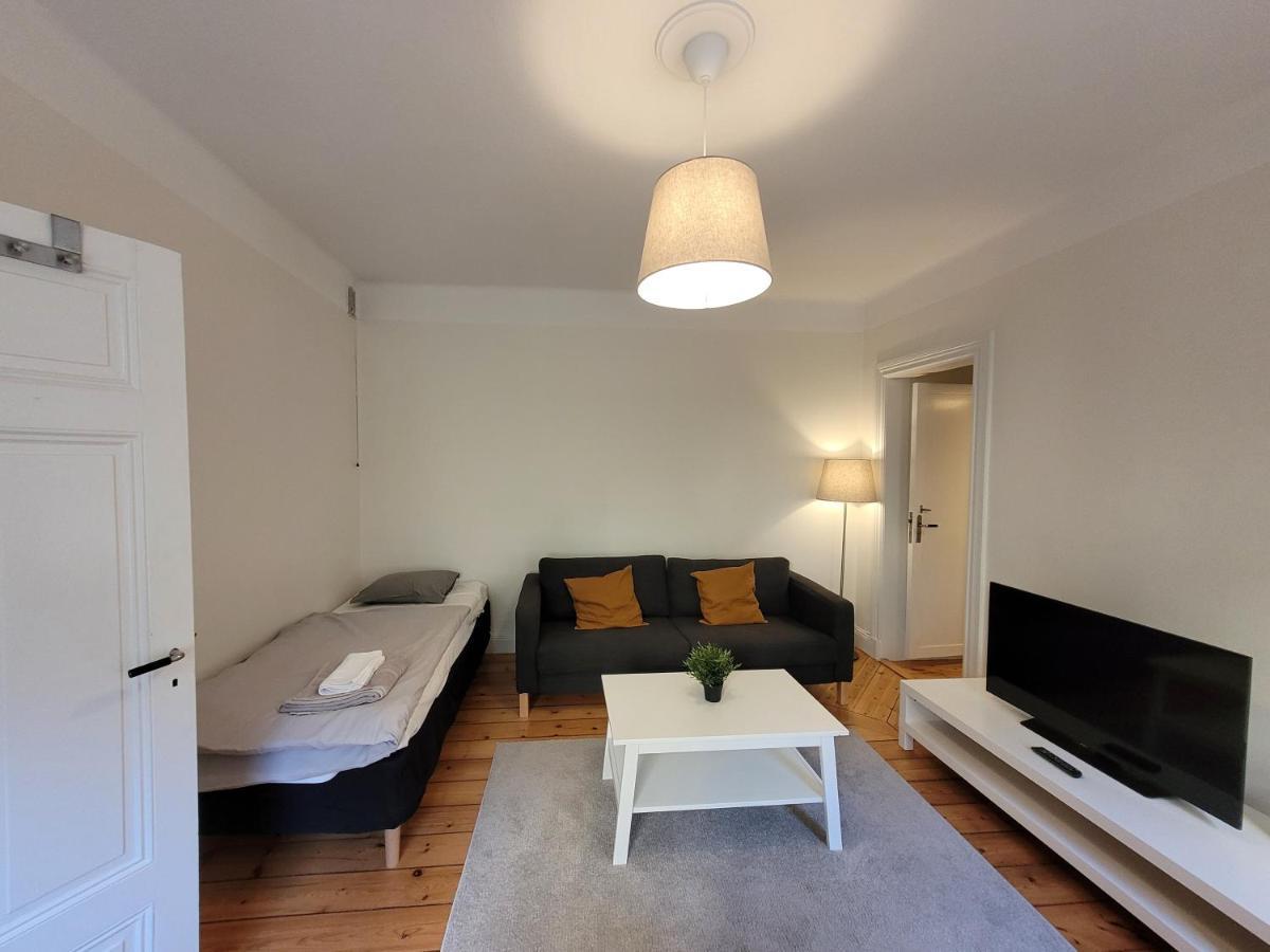 Home Inn Vmg Stockholm Bagian luar foto